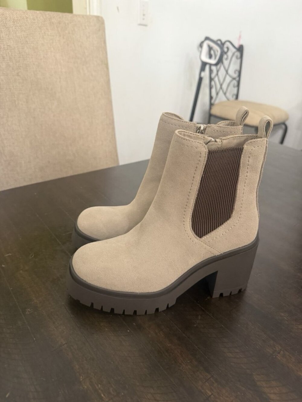 Blondo Raquel RAQU01SD Boots Women's US 6.5 M Beige Suede Block Heel Ankle